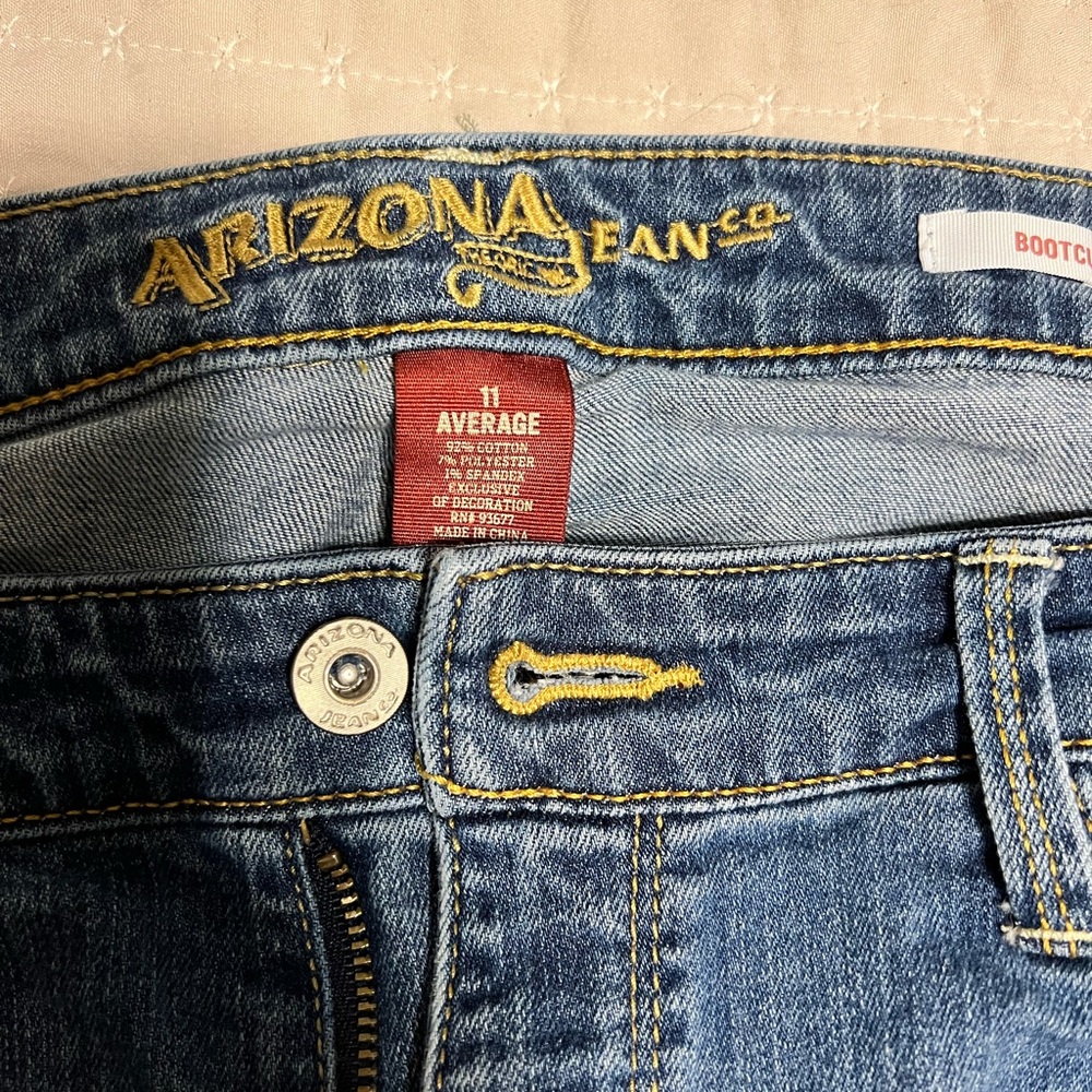 Arizona Jeans size 11 elastic in fabric